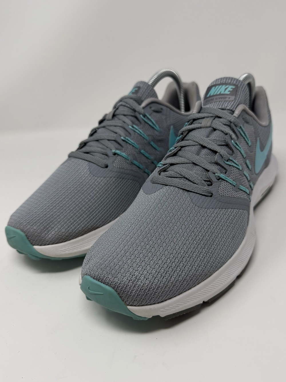 Nike Run Swift women’s Gray & Teal Running Shoes Sz.9